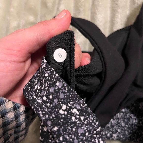 Lululemon sports bra - Picture 3 of 3